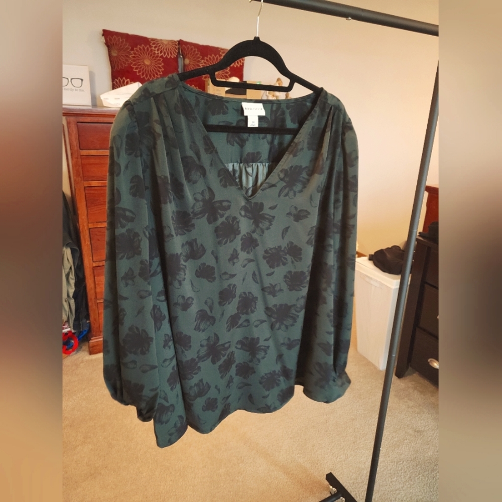 Like New Floral Flowy Peasant Blouse